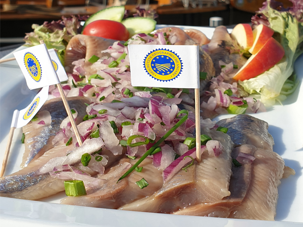 Auftakt der 56. Glückstädter Matjeswochen